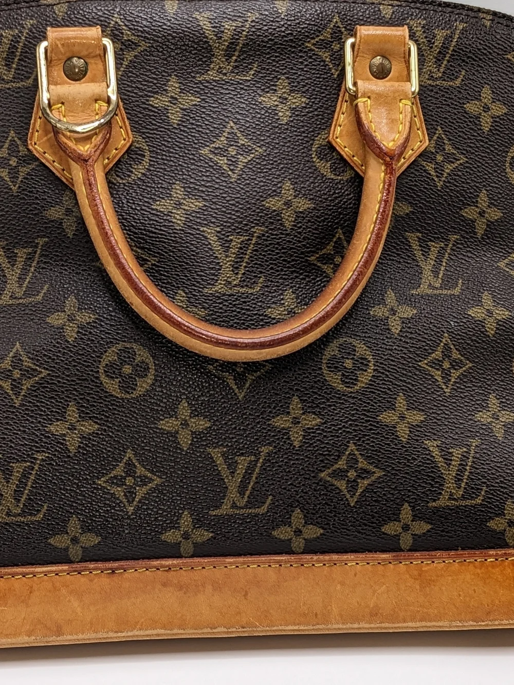 Louis Vuitton Alma GM Monogram Canvas Handbag – Vintage